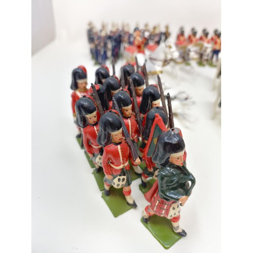 450 - Assorted Britains type soldiers