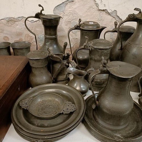 310 - Assorted pewter tappet hens, jugs, mugs and other items (qty)