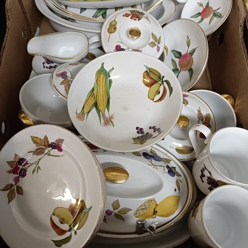 315 - Assorted Royal Worcester Evesham pattern dinnerwares (2 boxes)