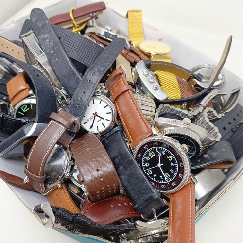 357 - A large group of assorted watches