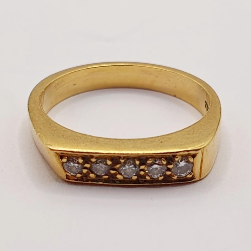 837 - An 18ct gold five stone diamond ring, ring size I 1/2