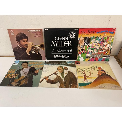 415 - Assorted vinyl LP records, folk, classical and other genres (2 boxes) 
Provenance:  From the estate ... 