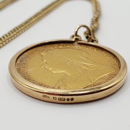 820 - A Victorian gold sovereign, 1900, in a 9ct gold mount, on a chain, all in 13.3 g