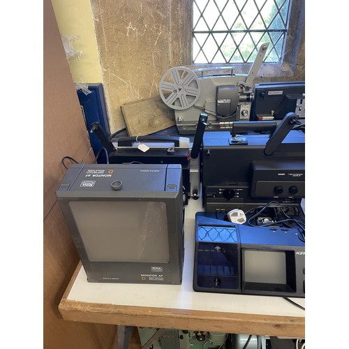 501 - An Ampro projector, assorted projectors and related items (qty)
Provenance:  From a vast single owne... 