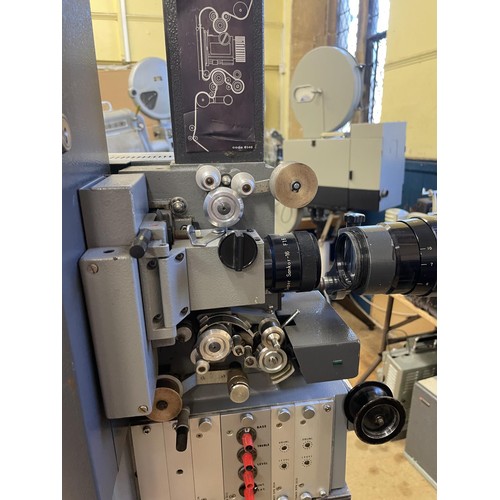 511 - A Fumeo X900 cinema projector, 200 x 90 cm   Provenance:  From a vast single owner collection of cin... 