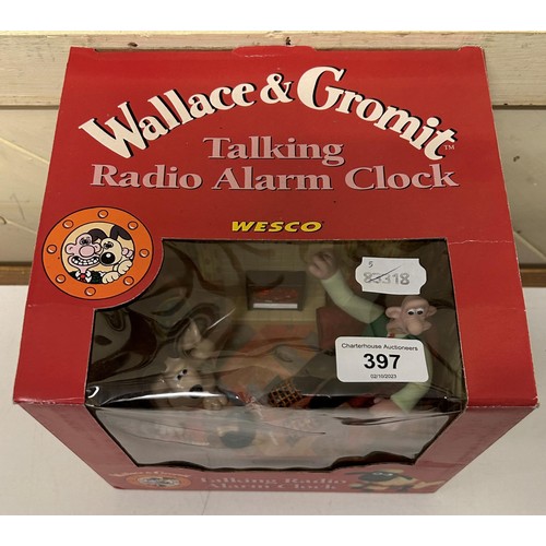 397 - A Wallace & Gromit talking radio alarm clock, boxed
Provenance:  Sold on behalf of Tenovus Cancer Ca... 