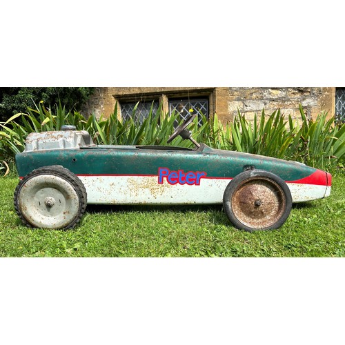 1067 - A child's racing pedal car, Peter, another tub, and a few parts