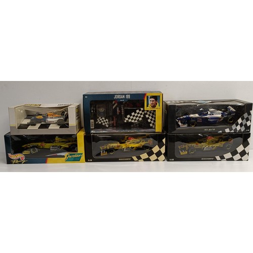 1076 - From a Damon Hill Fan: A Minichamps 1:18 scale model of Damon Hill in his Williams Renault, and othe... 