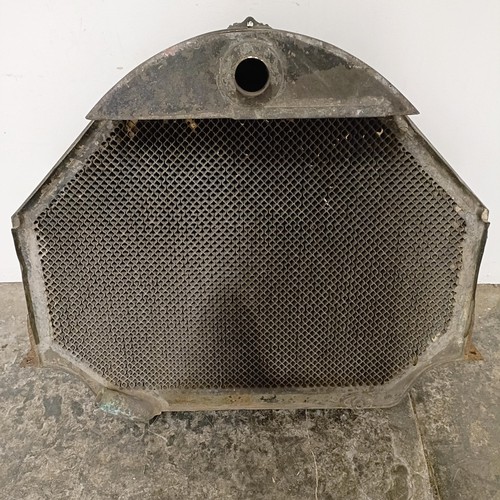 1091 - A Veteran Humber radiator, probably circa 1910, 70.5 cm wide (excluding brackets)