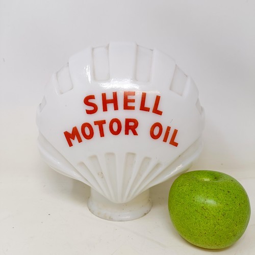 1113 - A rare Shell Motor Oil opaque glass globe, minor rim chips and very slight fading, as usual, to the ... 