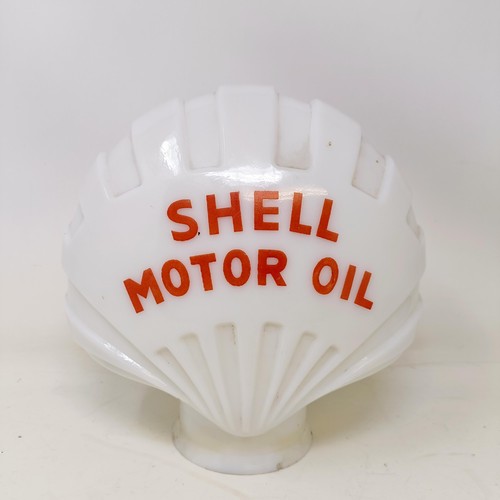 1113 - A rare Shell Motor Oil opaque glass globe, minor rim chips and very slight fading, as usual, to the ... 