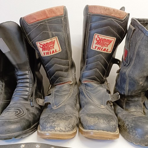 1171 - A Shoei motorcycle helmet, two other helmets, a pair of Sammy Miller Trial boots, and other boots (2... 