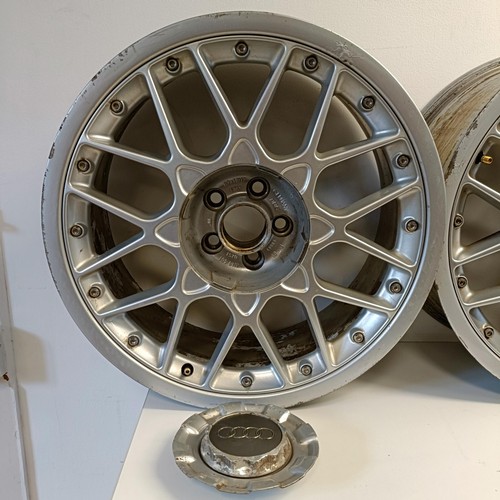 1140 - A set of four Audi TT Mk I 18 inch BBS alloy wheels, five bolt, including the centre caps and wheel ... 