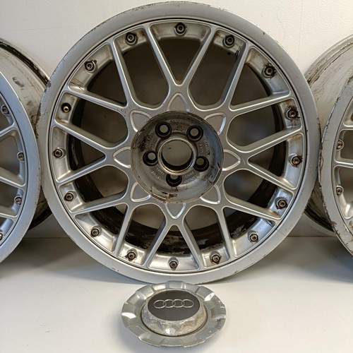 1140 - A set of four Audi TT Mk I 18 inch BBS alloy wheels, five bolt, including the centre caps and wheel ... 