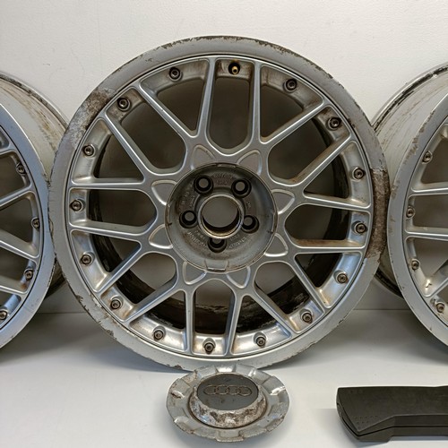 1140 - A set of four Audi TT Mk I 18 inch BBS alloy wheels, five bolt, including the centre caps and wheel ... 