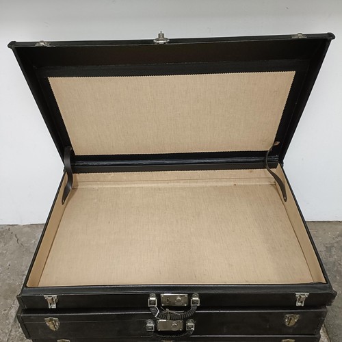 1156 - A set of three vintage Brooks suitcases, with plated fittings, probably originally contained in a la... 