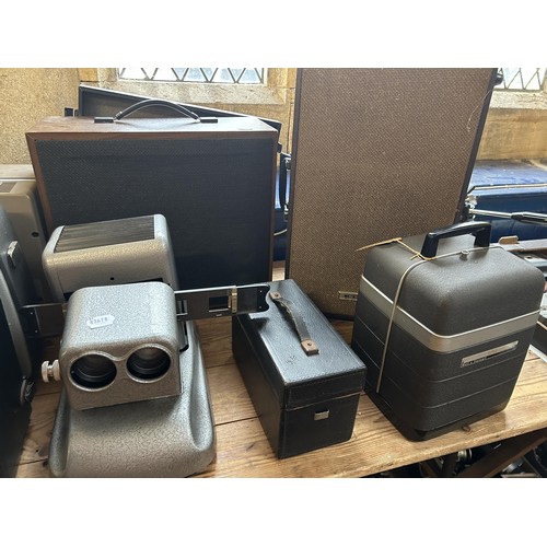 520 - A Zeiss Icon portable projector, assorted other projectors and related items (qty)   Provenance:  Fr... 