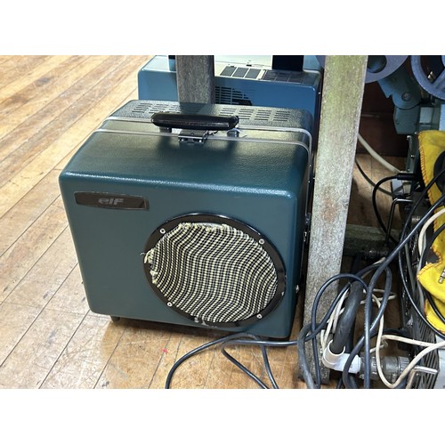 580 - An Ykpauha 7 projector, assorted speakers and related items (qty)  Provenance:  From a vast single o... 