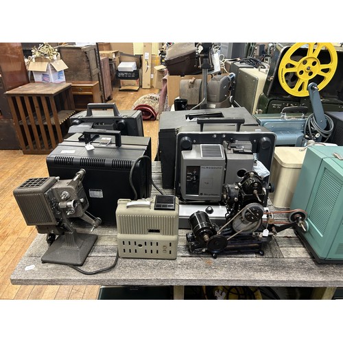 579 - A Sekonic 8 projector, assorted projector and related items   Provenance:  From a vast single owner ... 