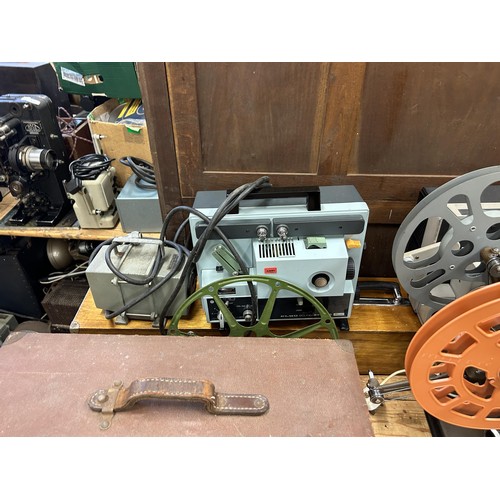 576 - An American projector, assorted other projectors and related items (qty)  Provenance:  From a vast s... 