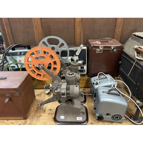 576 - An American projector, assorted other projectors and related items (qty)  Provenance:  From a vast s... 