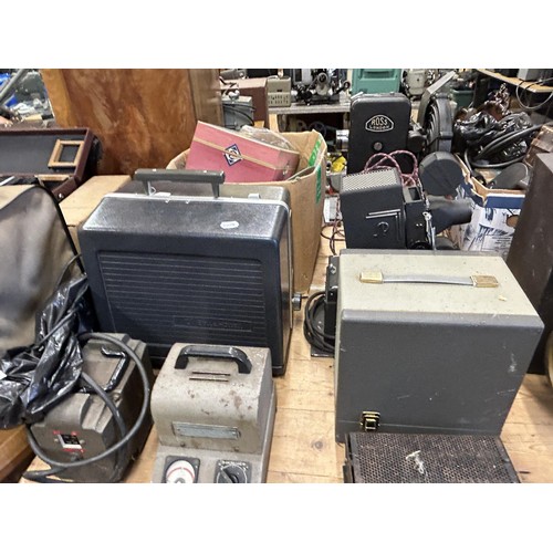 567 - A Ross Of London projector, assorted other projectors and related items   Provenance:  From a vast s... 