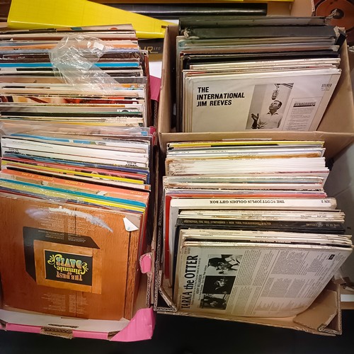 592 - Assorted Vinyl LP records (qty)...