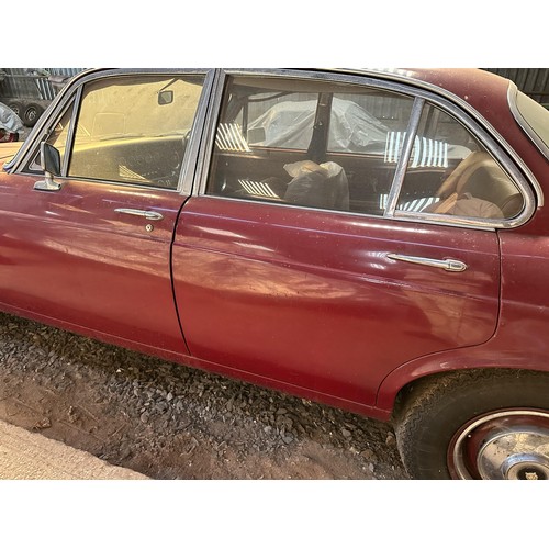 1 - 1969 Jaguar XJ6 4.2
Being sold without reserve
Registration number THT 963G
Red with a mushroom leat...