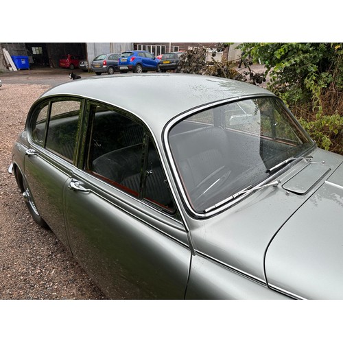 56 - 1968 Daimler V8 250
Registration number WLD 776G
Chassis number P1K3701BW
Engine number 7K3813
Metal...