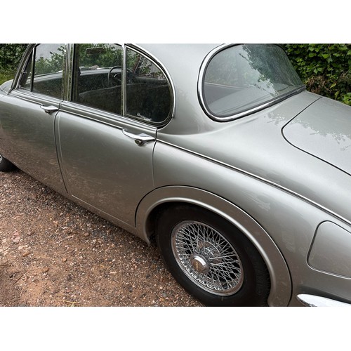 56 - 1968 Daimler V8 250
Registration number WLD 776G
Chassis number P1K3701BW
Engine number 7K3813
Metal...