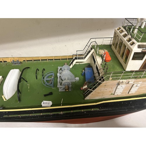 1508 - A model of a tug boat, 80 cm wide, and another, 60 cm wide (2)