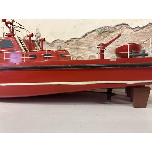 1512 - A model of a German lifeboat, D912, 110 cm wide