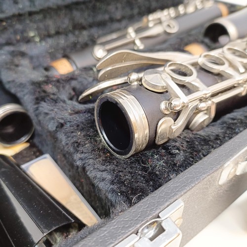 485 - A Montreux clarinet, cased