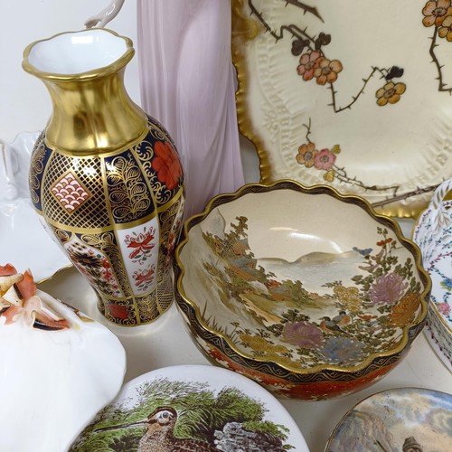 1536 - A Royal Crown Derby vase, a Japanese Satsuma bowl, and assorted other ceramics (box)