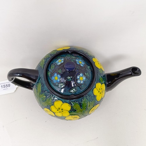 1559 - A Moorcroft pottery teapot, 15 cm high