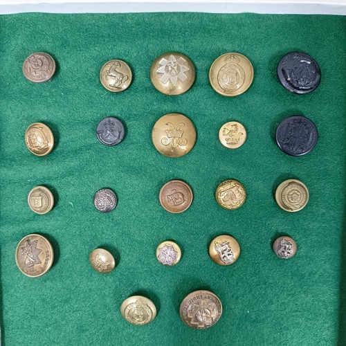 67 - A good collection of Victorian and later buttons, including Artists Rifles