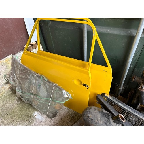 2 - 1984 Mini project
Being sold without reserve
Yellow
Restoration project disassembled
First Mini with...