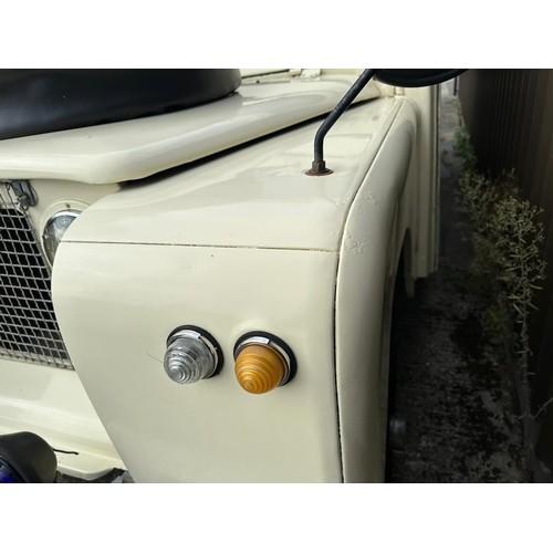 37 - 1967 Land Rover Series IIA 109 inch Ambulance
Registration number VTU 104E
Cream with an interior pa...