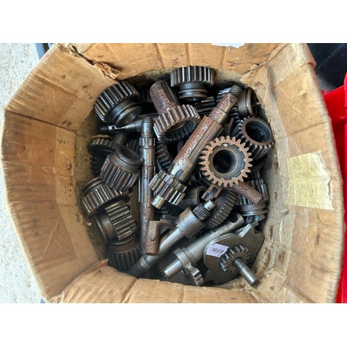 7 - Assorted gearbox parts (3 boxes)...