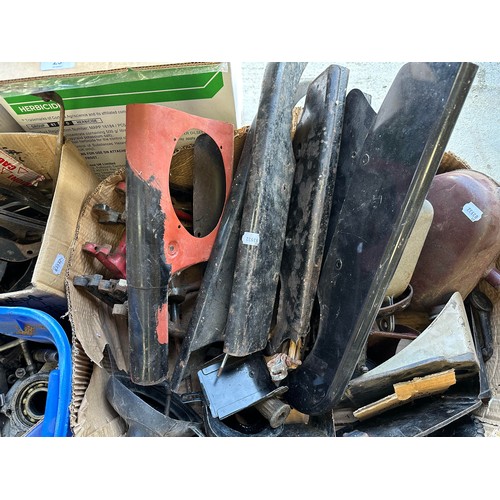 29 - Assorted BSA gearbox parts, various rear chain guards, a seat and other items (qty)...