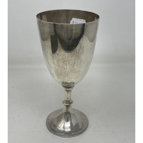 1071 - A silver trophy cup, with a presentation inscription dated 1913