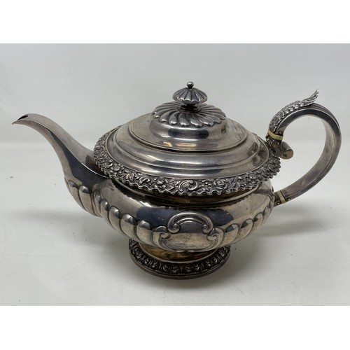 1072 - A George III, silver teapot, London 1817, 23.9 ozt,  Ivory exemption registration ref: 766D8635