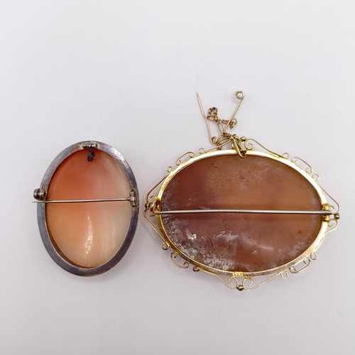 679 - A cameo brooch, in a 9ct gold mount, and another cameo brooch (2)