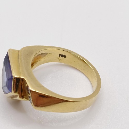 794 - An 18ct gold, blue tanzanite and diamond ring, ring size H