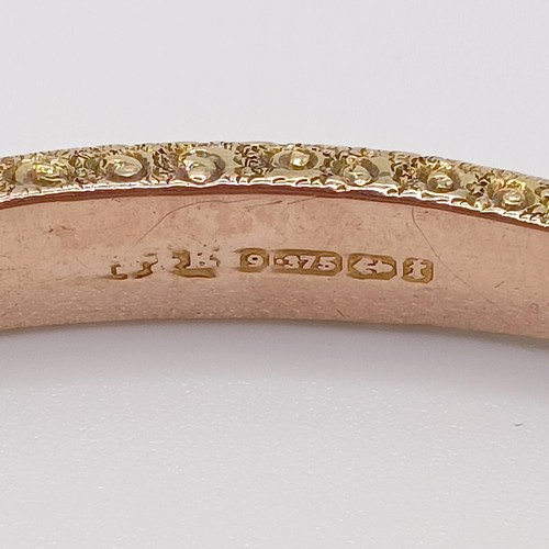 699 - A 9ct gold bangle, 4.8 g