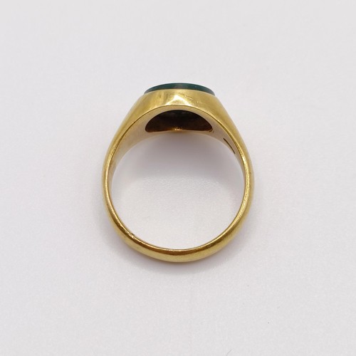 683 - An 18ct gold and bloodstone signet ring