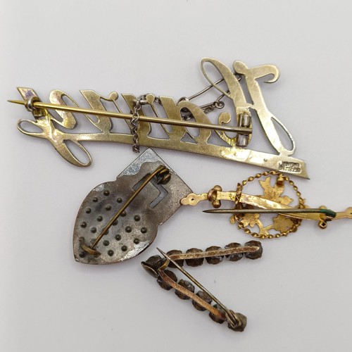 727 - A paste set brooch, Harry, and assorted other jewellery