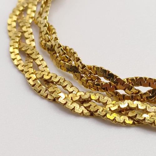 941 - A 9ct gold necklace