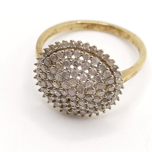 934 - A 9ct gold and diamond ring, ring size R