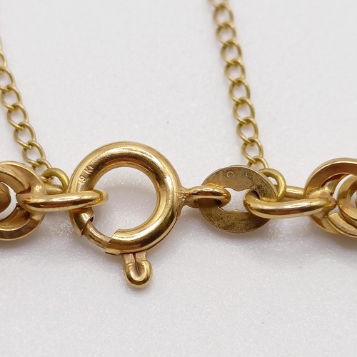 900 - A 9ct gold chain, 21.9 g